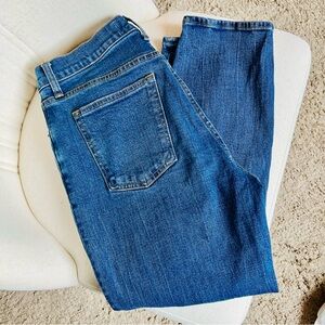 Abercrombie & Fitch High Rise Mom Jeans